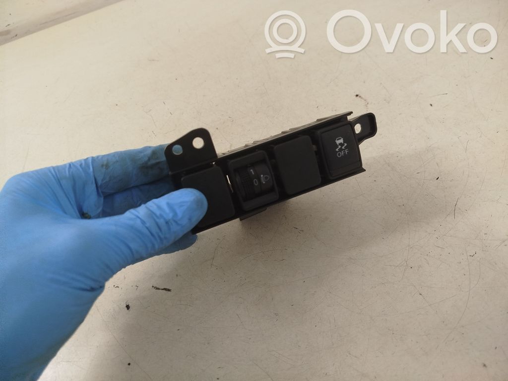 Nissan Qashqai A set of switches 
