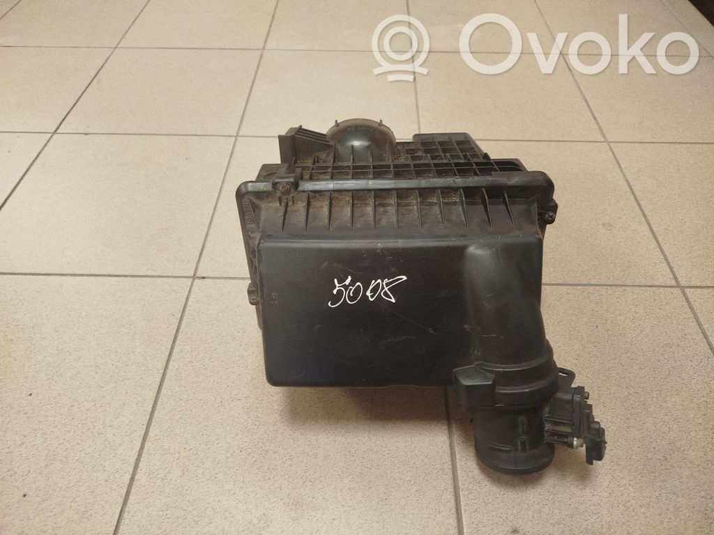 Peugeot 5008 Air filter box 