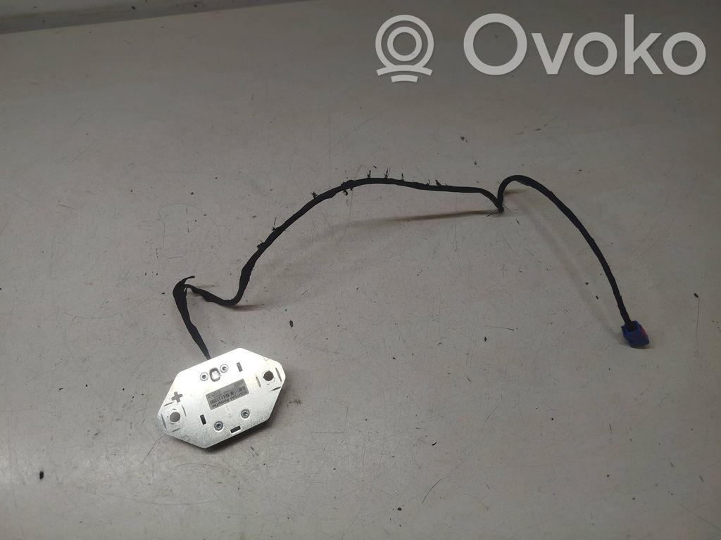 Chrysler Town & Country V Aerial GPS antenna 