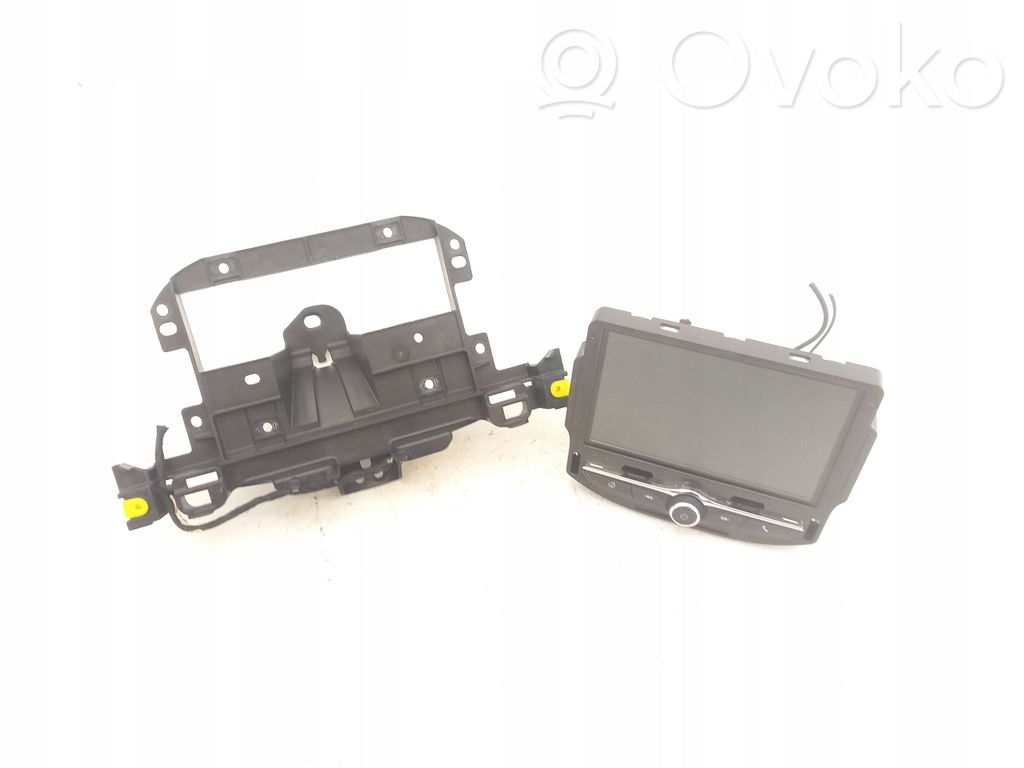 Opel Corsa E Radio/CD/DVD/GPS head unit 