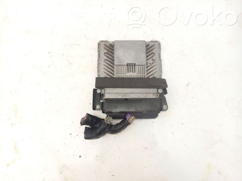 Audi A5 8T 8F Sterownik / Moduł ECU 