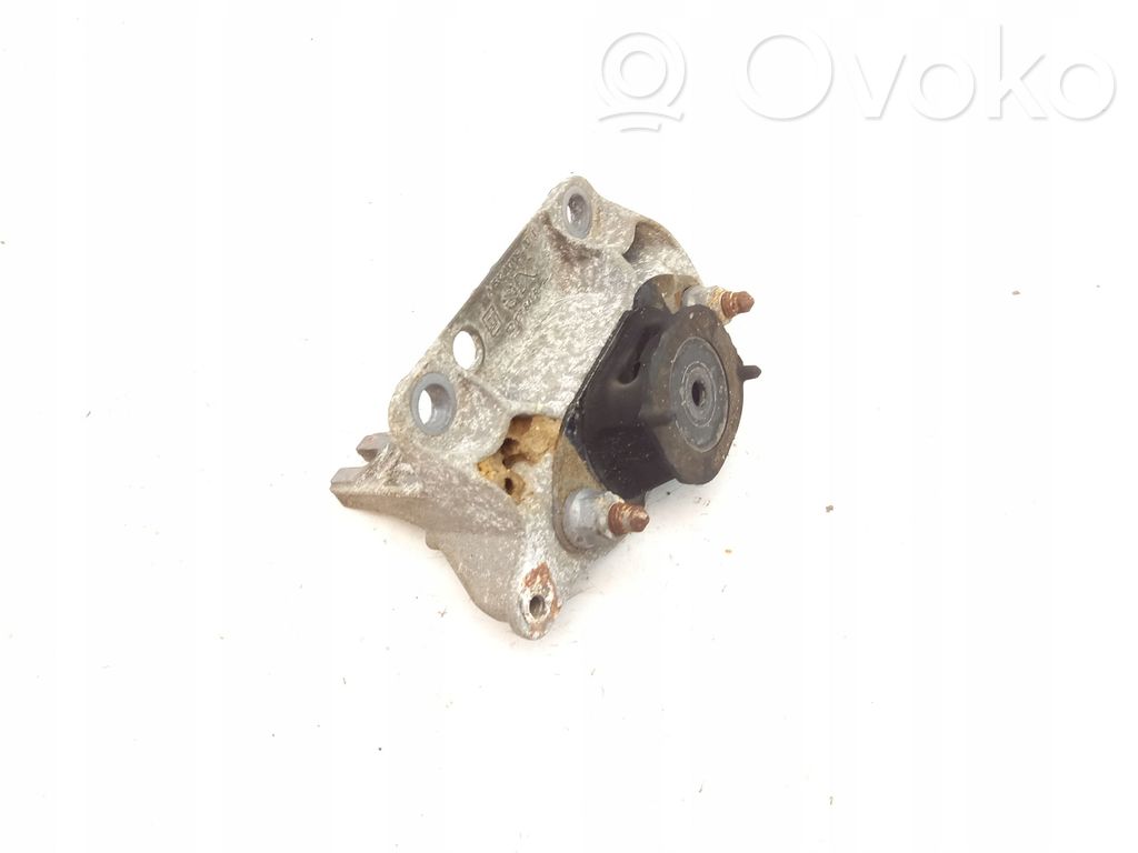 Renault Twingo III Engine mount bracket 