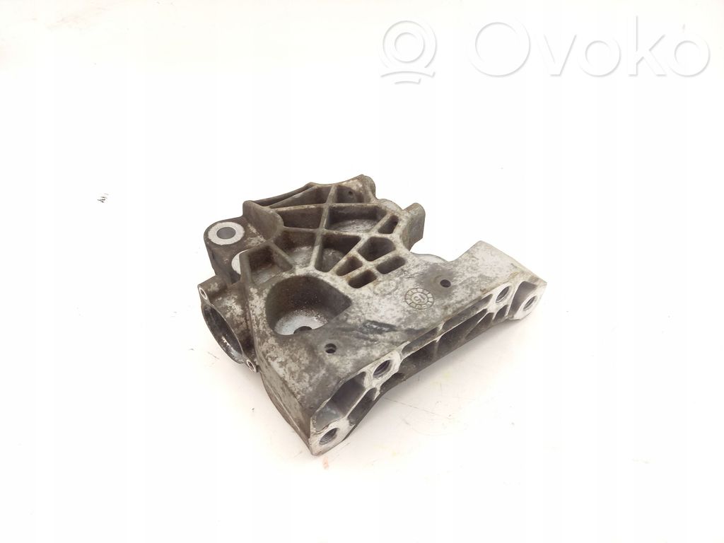 Land Rover Range Rover Velar Engine mount bracket 