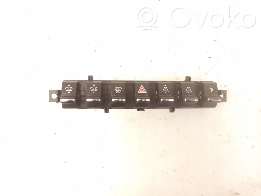 Peugeot 3008 I Hazard light switch 