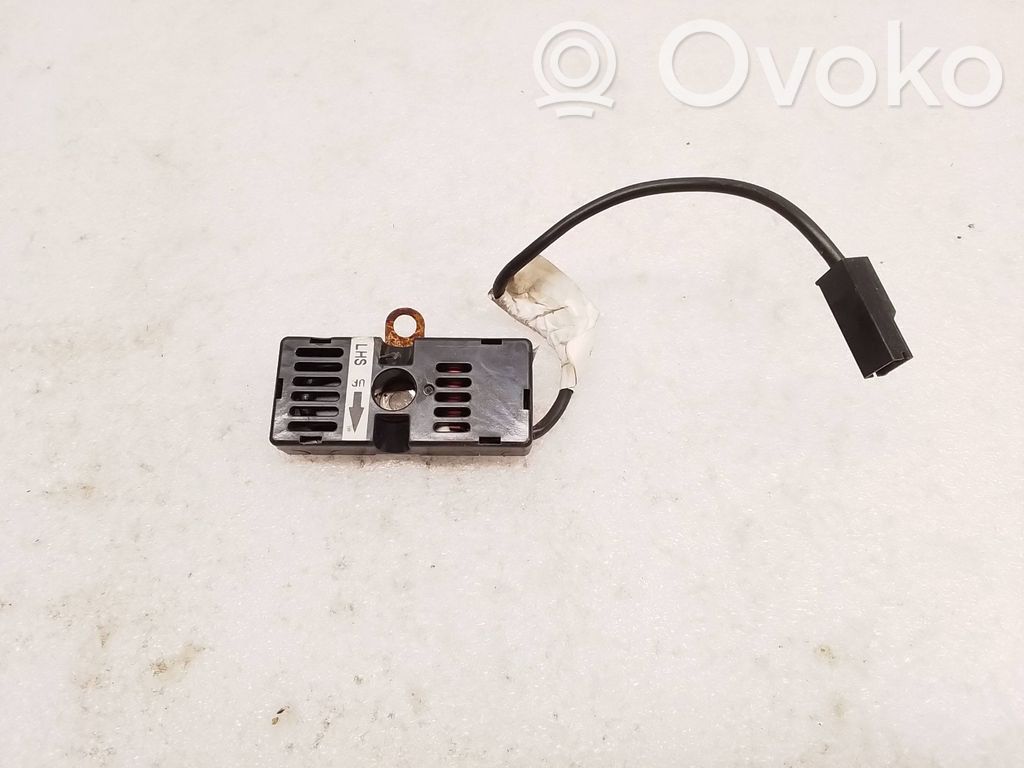 Tesla Model S Antenos stiprintuvas 