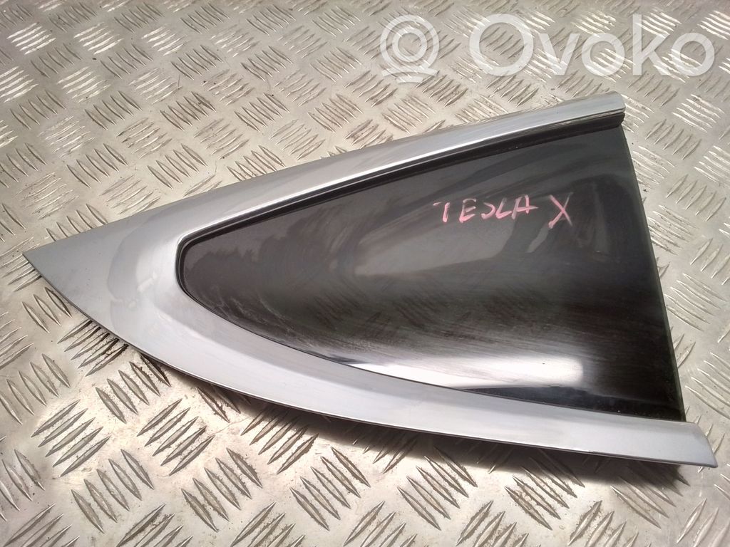 Tesla Model X Ventanilla de ventilación de la puerta trasera 