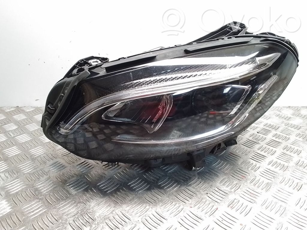 Mercedes-Benz B W246 W242 Lampa przednia 