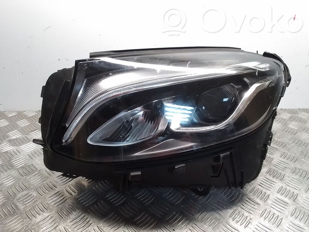 Mercedes-Benz GLC X253 C253 Lampa przednia 
