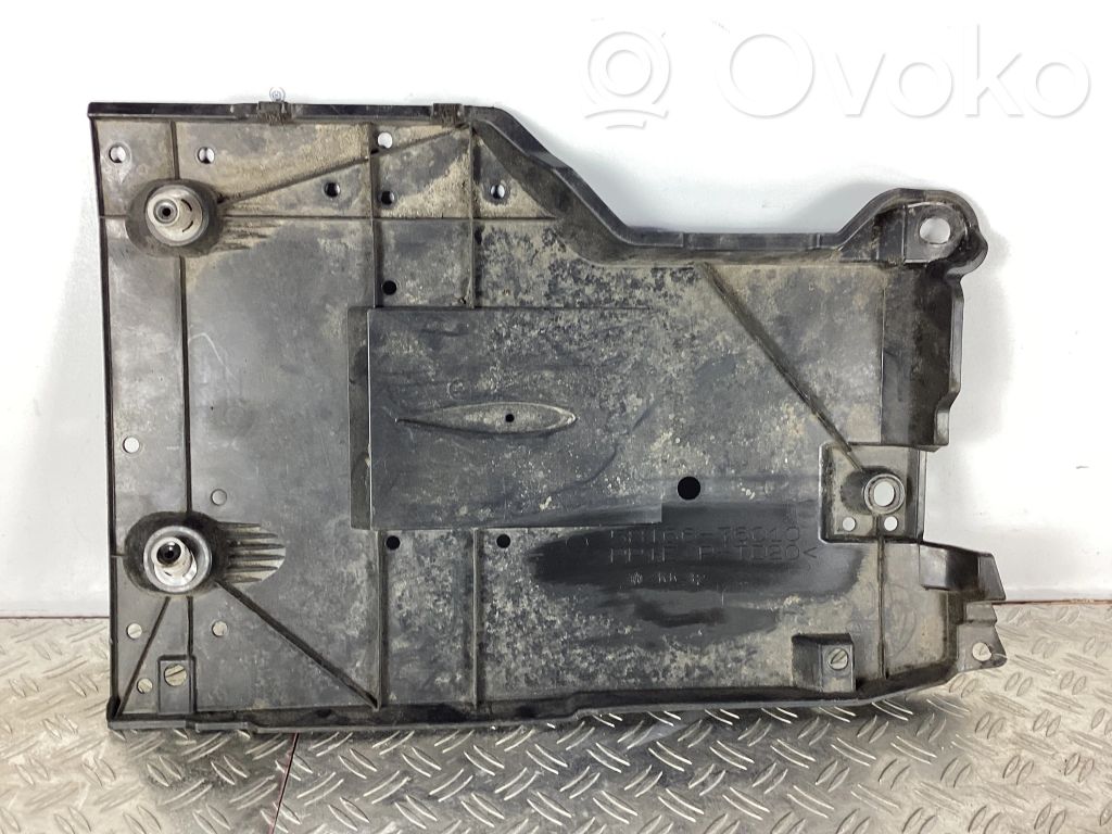 Lexus CT 200H Placa protectora del centro/medio 