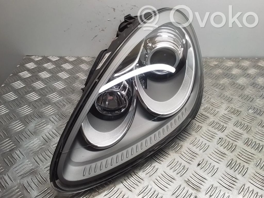 Porsche Cayenne (92A) Lampa przednia 
