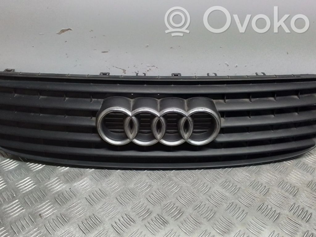 Audi TT Mk1 Etusäleikkö 