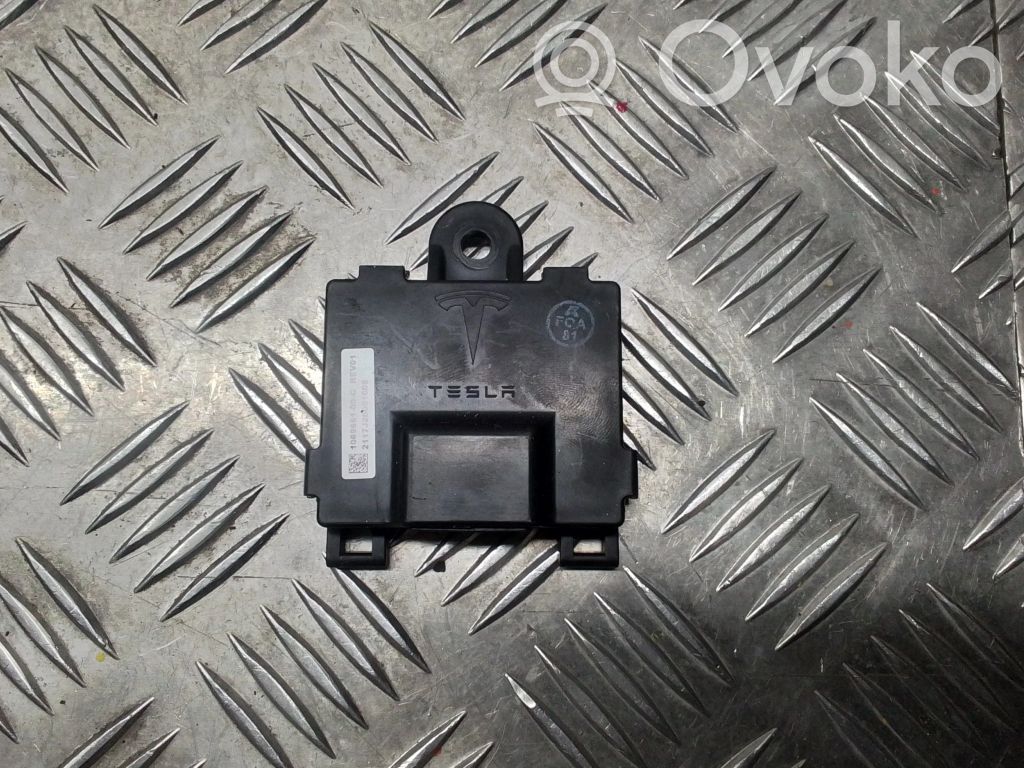 Tesla Model S Door control unit/module 