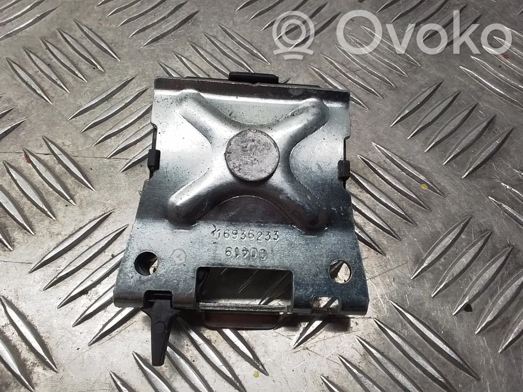 Tesla Model S Muu korin osa 