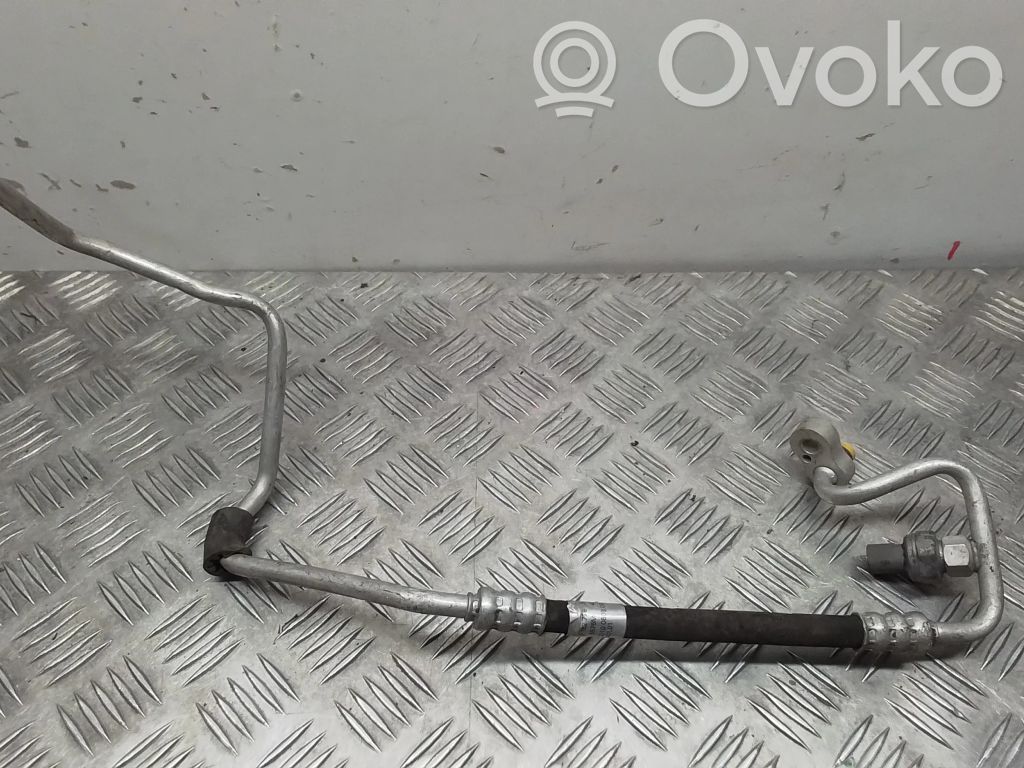 BMW X5 E70 Ilmastointilaitteen putki (A/C) 