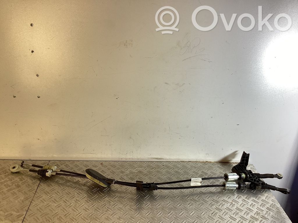 Nissan Qashqai Gear shift cable linkage 