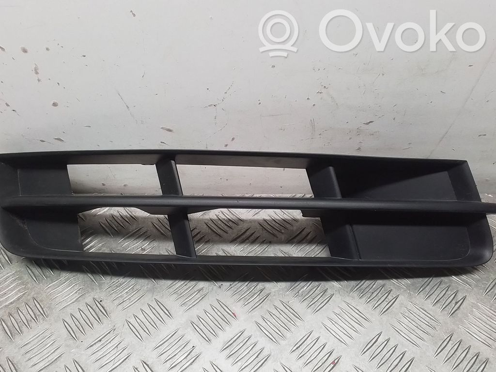 Audi Q7 4L Etupuskurin alempi jäähdytinsäleikkö 