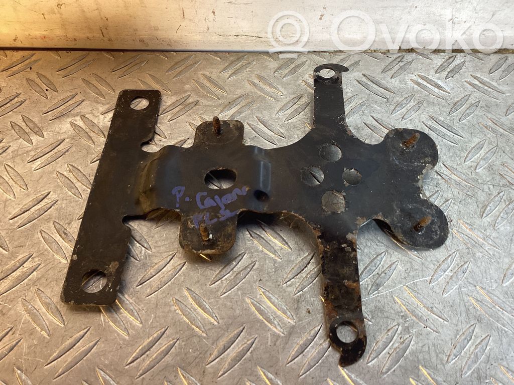 Porsche Cayenne (92A) Base (soporte) 