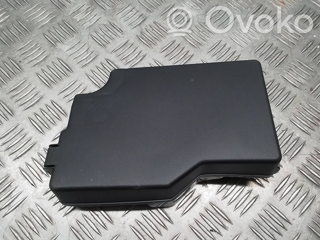 Mazda 3 II Fuse box cover 