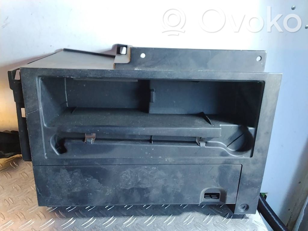 Lexus NX Caja de herramientas 