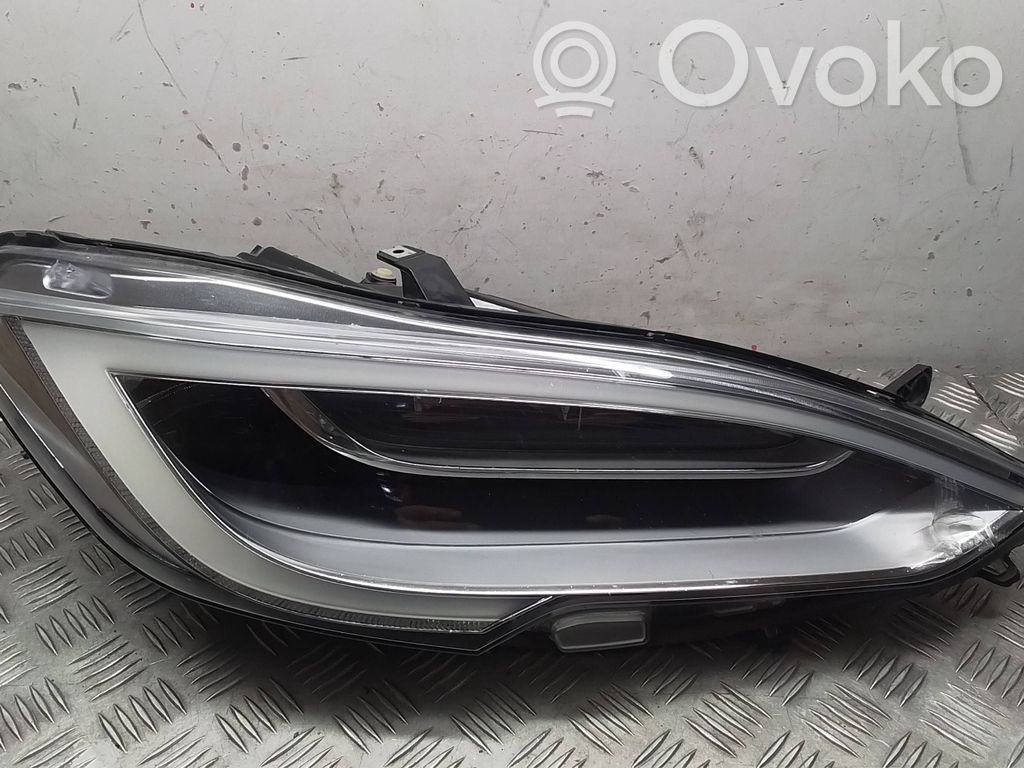 Headlight/headlamp   105357500E