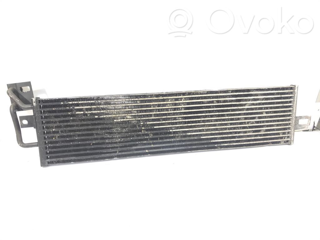 Transmisijas eļļas radiators