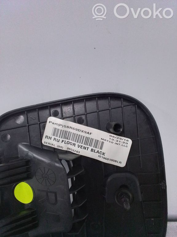 Chrysler Pacifica Rejilla de ventilación trasera 