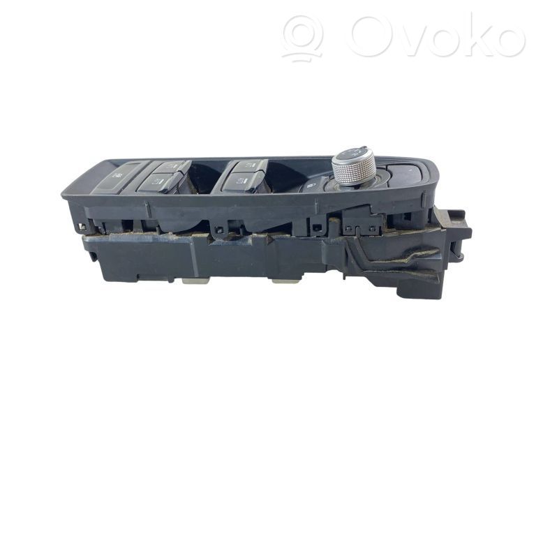Electric window control switch   83071AN02B