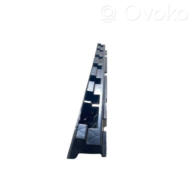 Sill supporting ledge   2991493,14206411
