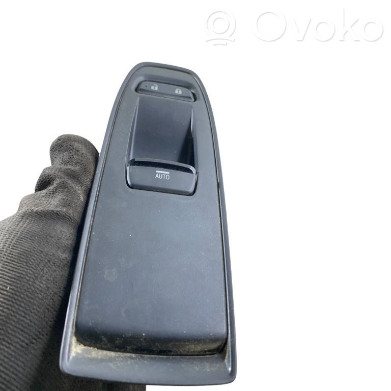 Subaru Outback (BT) Electric window control switch 