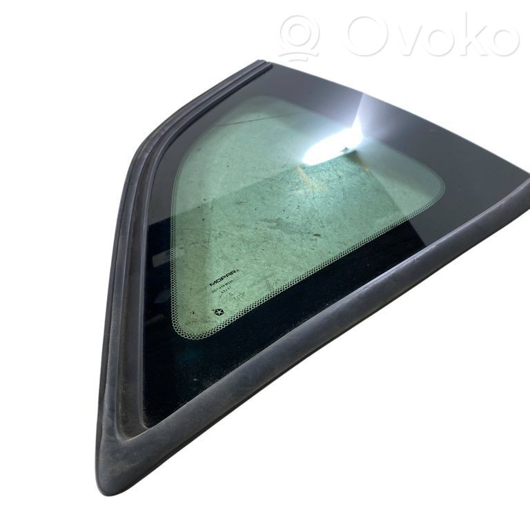 Dodge Challenger Vidrio lateral trasero 