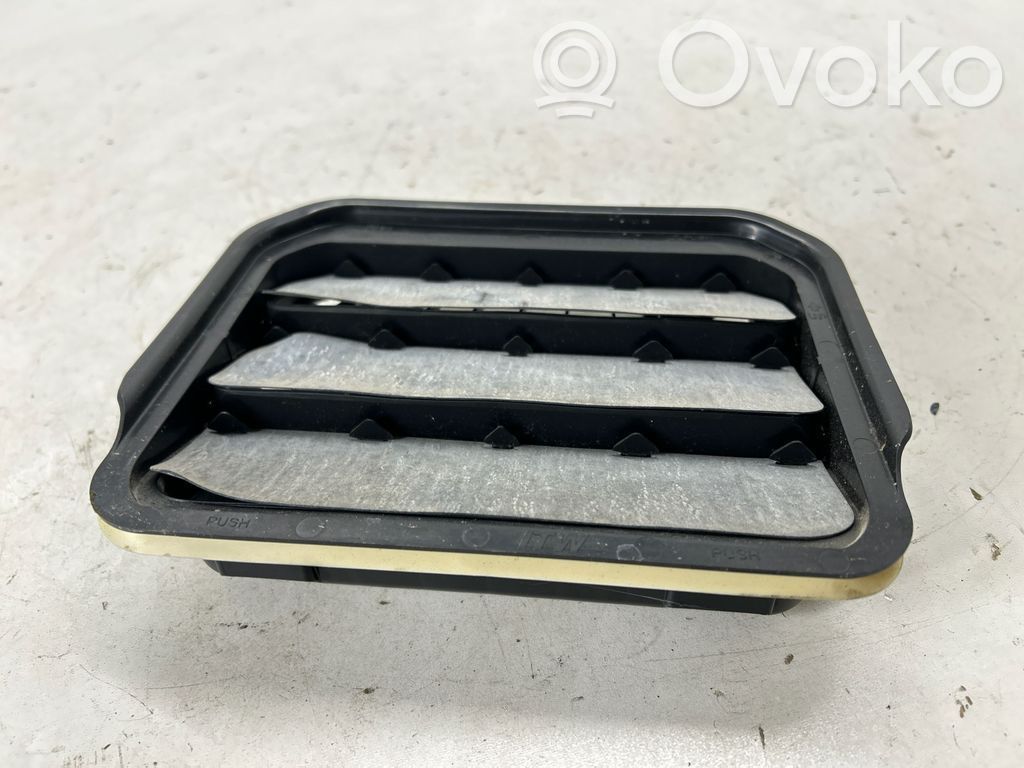Ford Escape IV Kratka wentylacyjna pod zderzakiem tylnym 