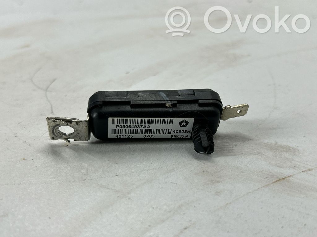 Dodge Challenger Antenos stiprintuvas 