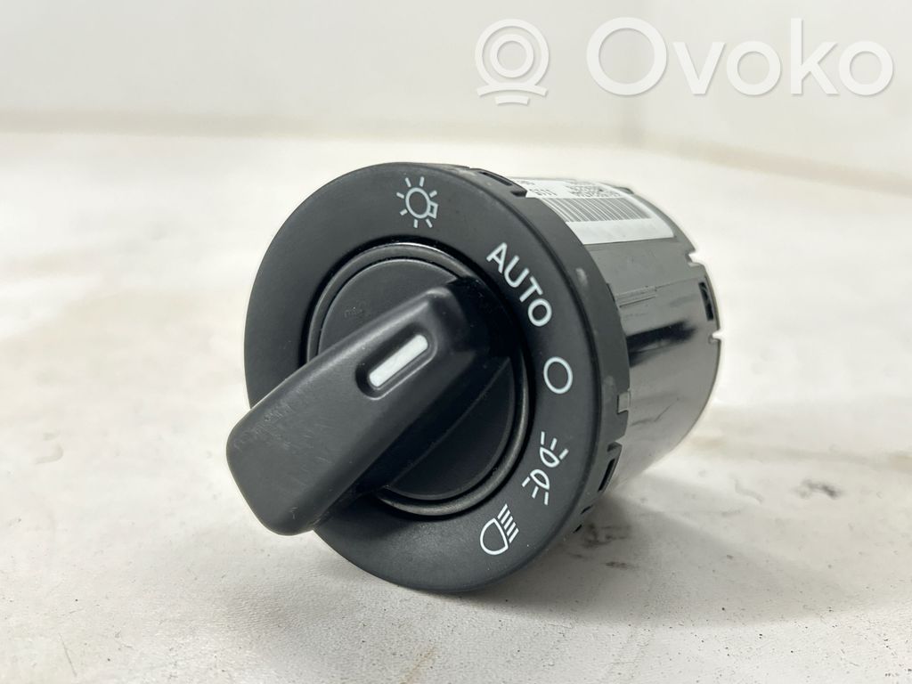 Dodge Challenger Light switch 