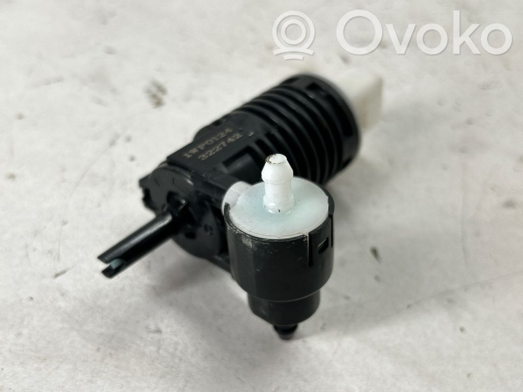 Windscreen/windshield washer pump   1WP0124,322742,68607039AA