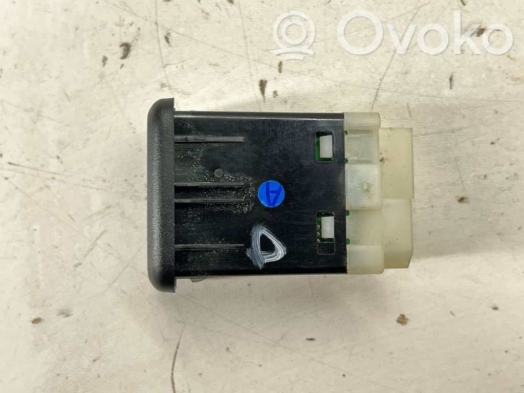 Buick Encore I USB socket connector 