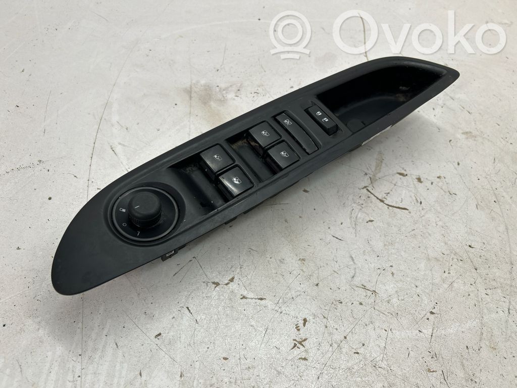 Buick Encore I Electric window control switch 