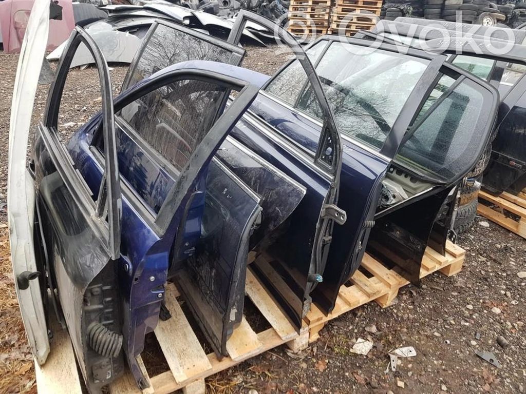 Toyota Avensis T250 Front door 