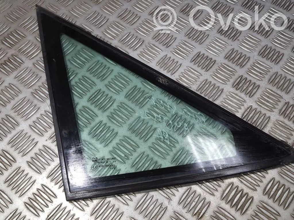 Front triangle window/glass
