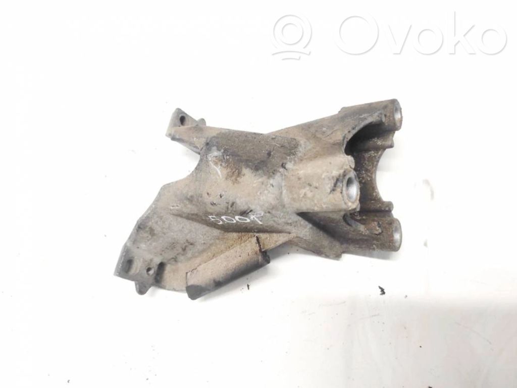 Engine mounting bracket