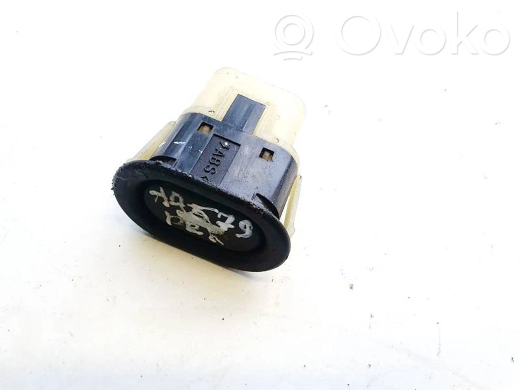 Tailgate opening switch   4733440,156769,156769,4733440