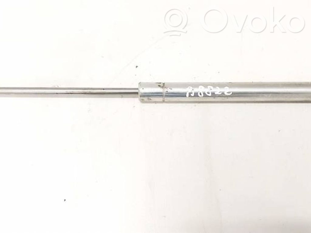 Volkswagen Golf IV Siłownik maski przedniej 