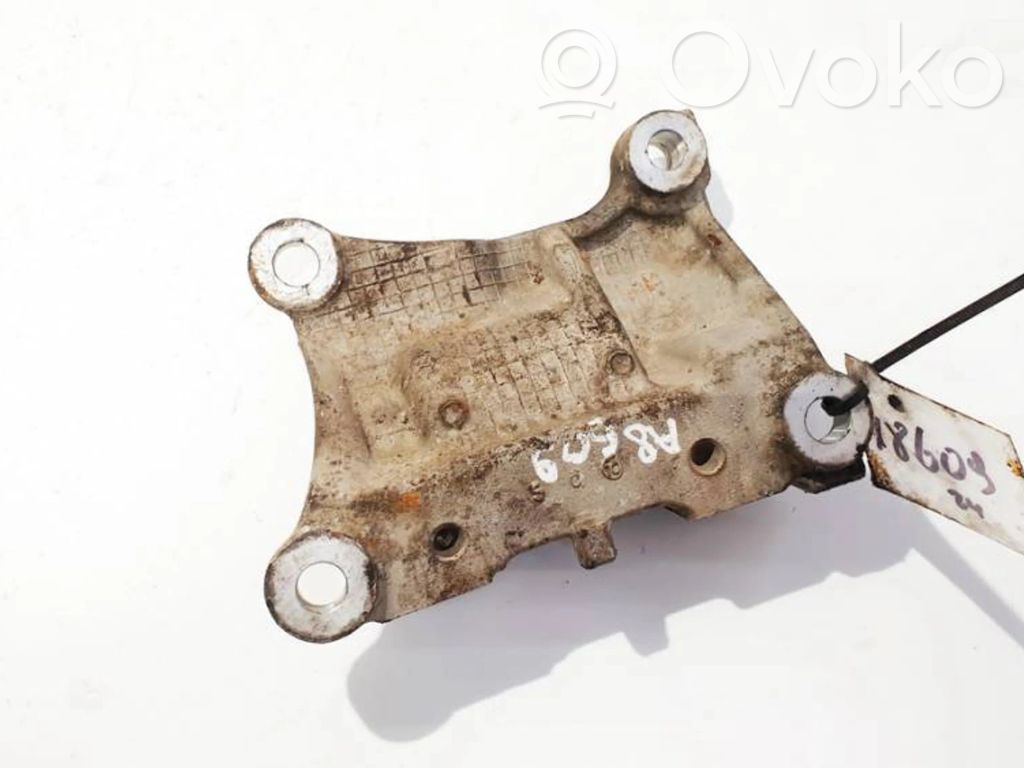 Honda Civic Engine mounting bracket 
