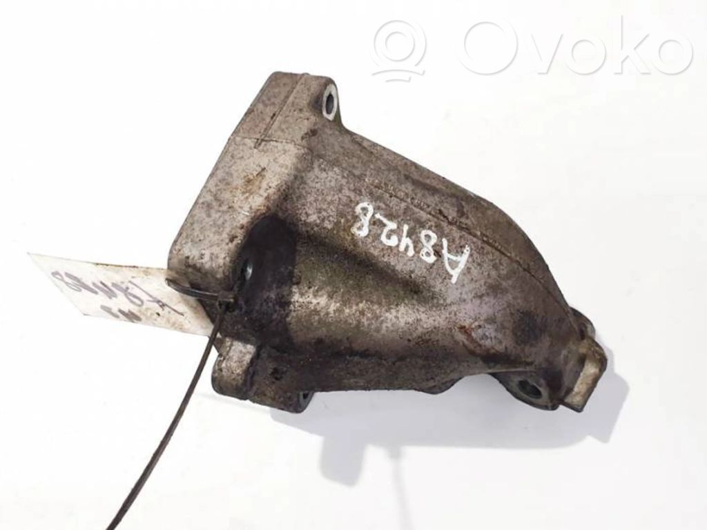 Mercedes-Benz CLS C219 Supporto di montaggio del motore (usato)