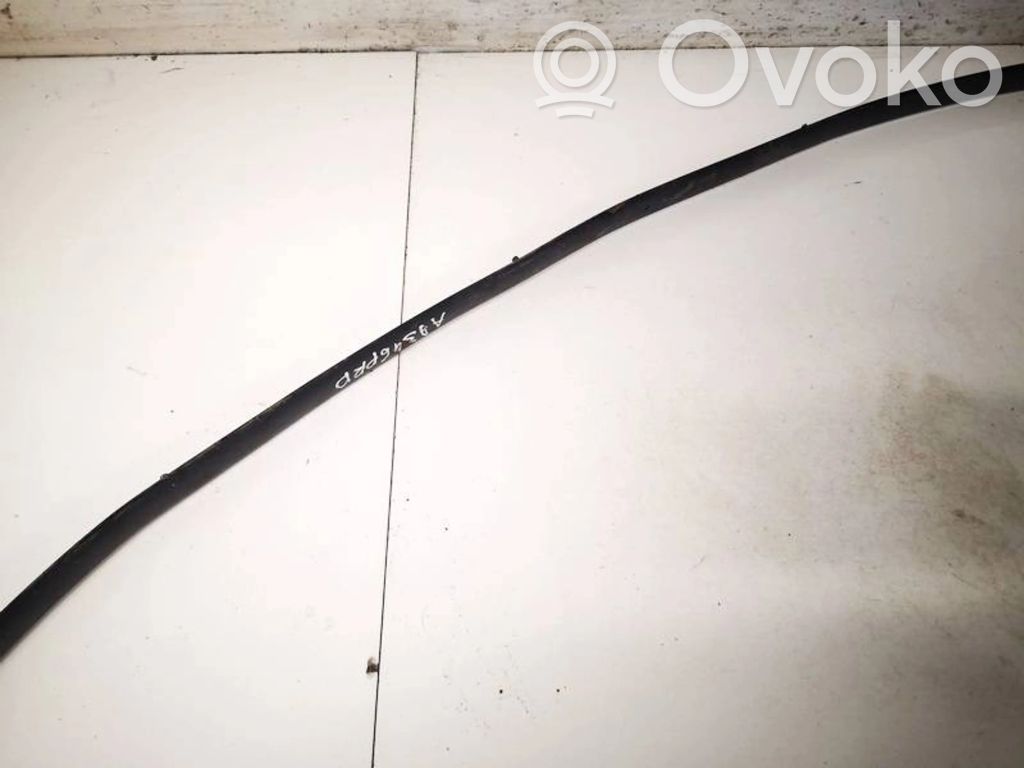 Audi A4 S4 B5 8D Listwa drzwi 