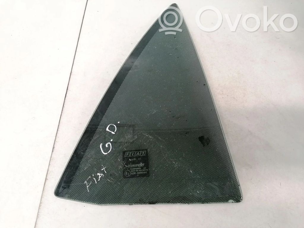 Fiat Marengo Vetro del deflettore posteriore 