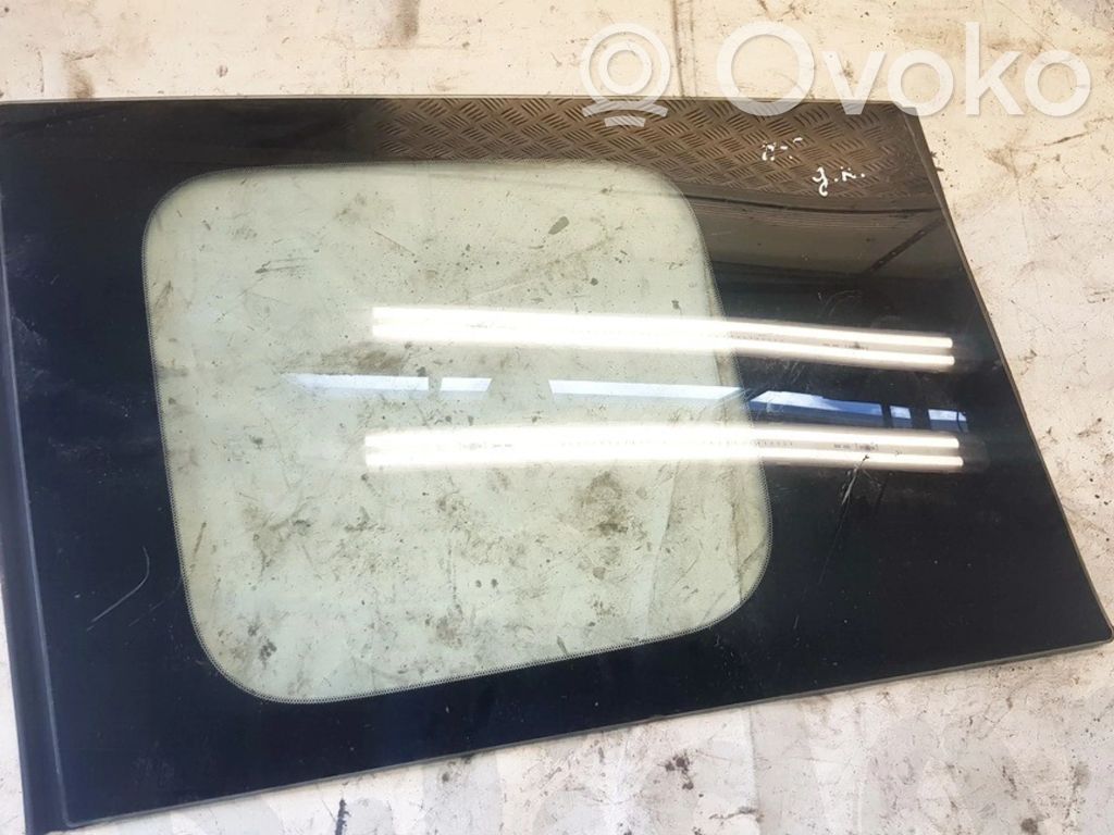 Rear vent window glass