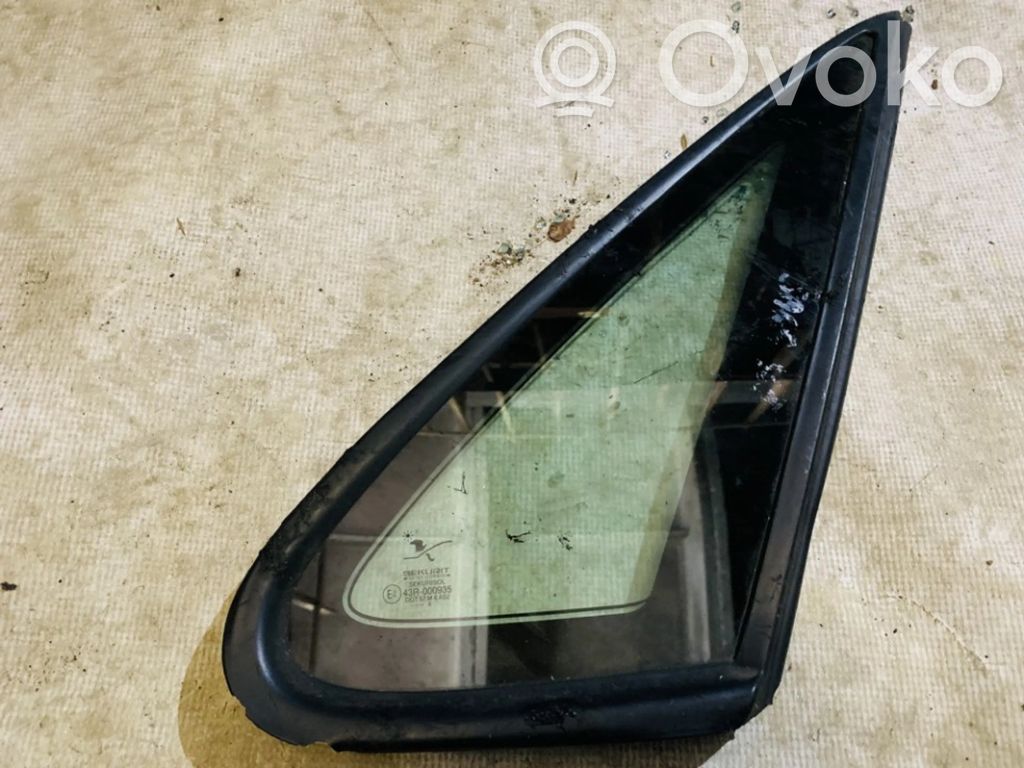 Rear side window