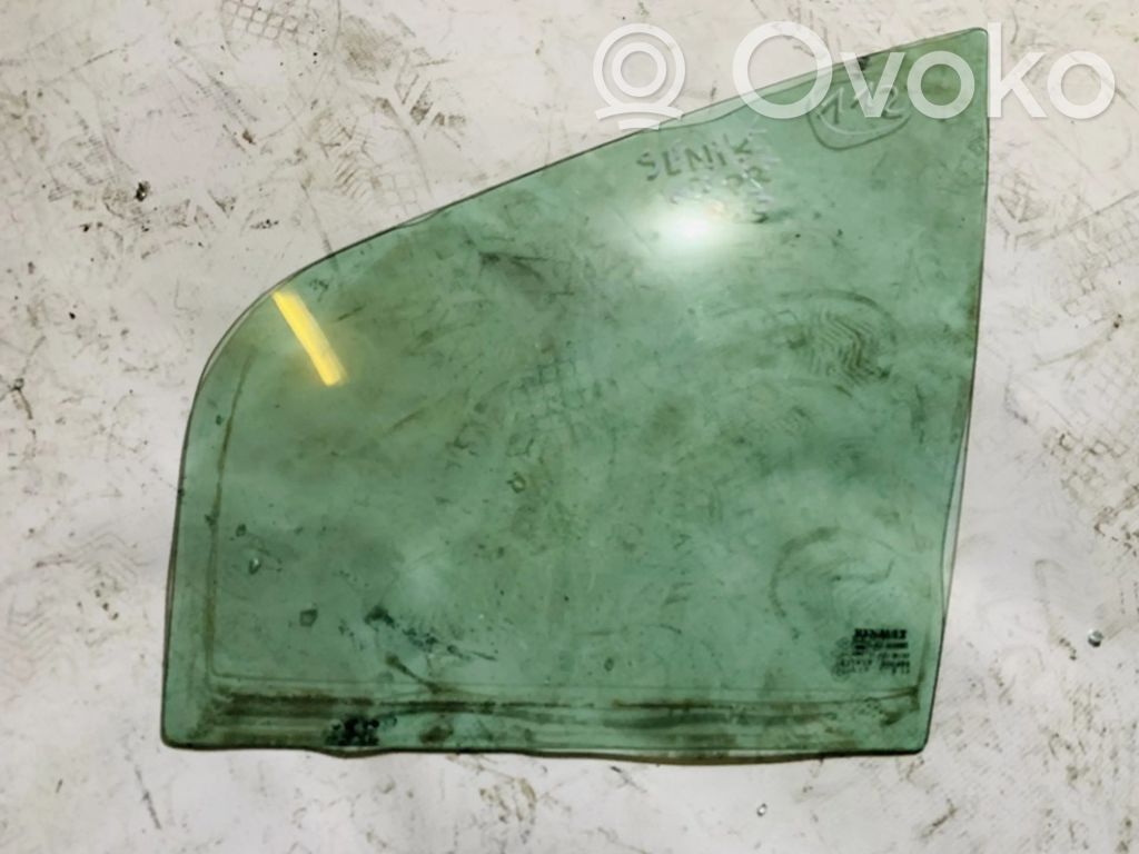 Ventanilla de ventilación de la puerta delantera cuatro puertas