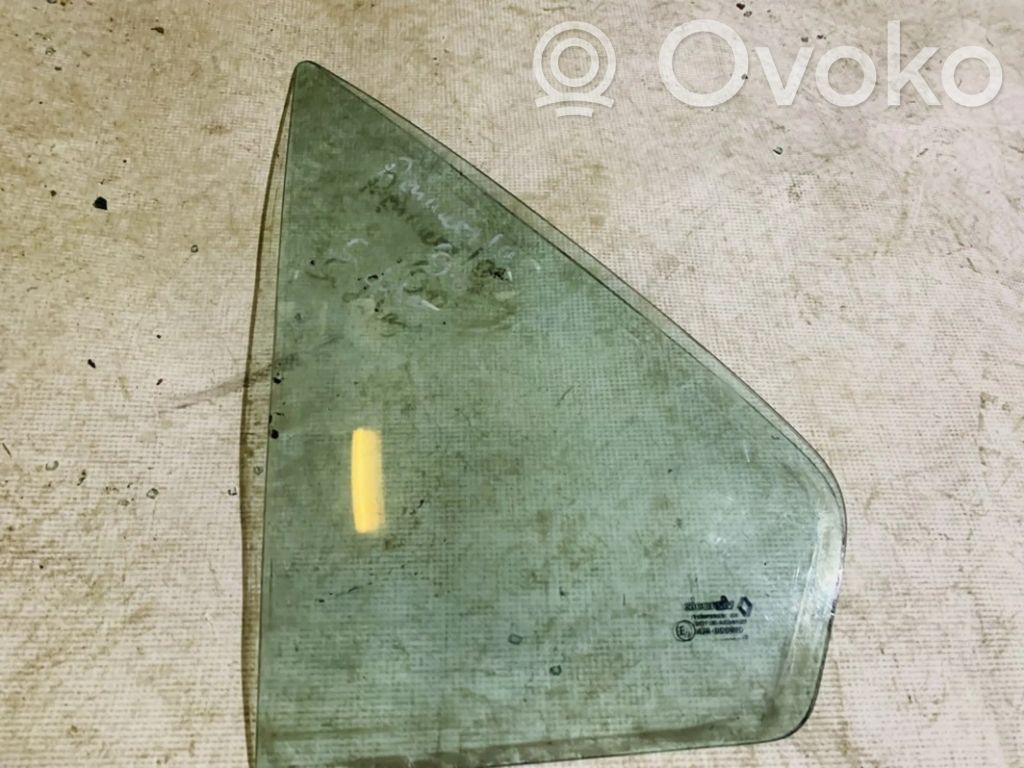 Ventanilla de ventilación de la puerta trasera
