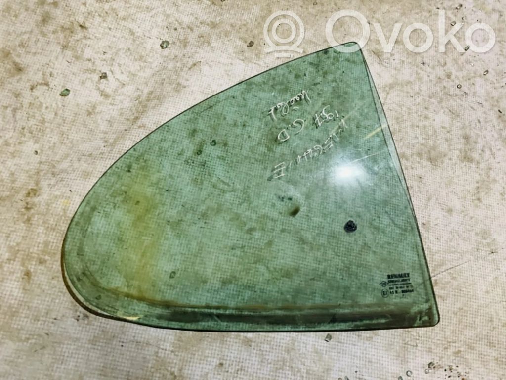 Ventanilla de ventilación de la puerta trasera